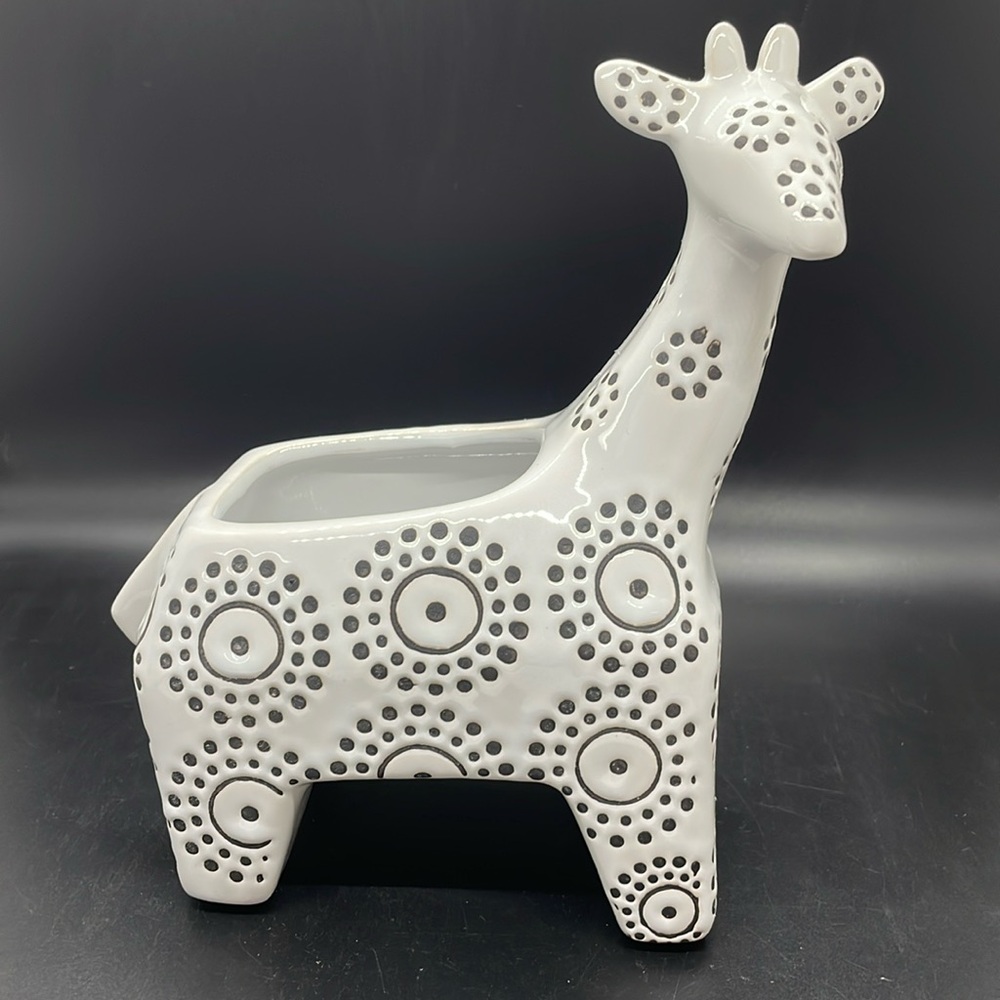 NWT Pier 1 abstract dotted circle pattern giraffe trinket storage planter